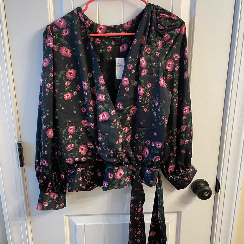 Banana Republic Black Pink flowers wrap top